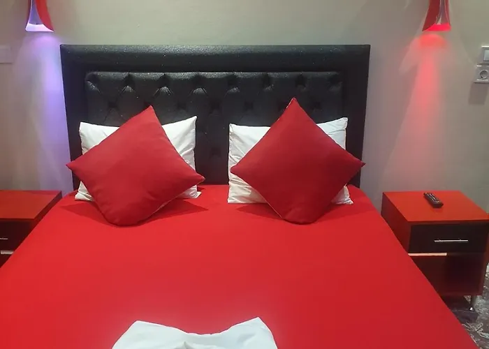 Vesna Luxury & Michel Ap 9 *